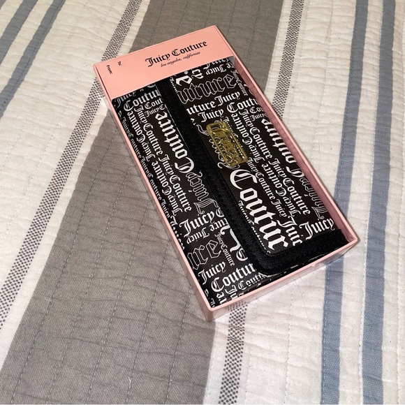 Juicy Couture NWT Logo Clutch Gift Set - Picture 9 of 13